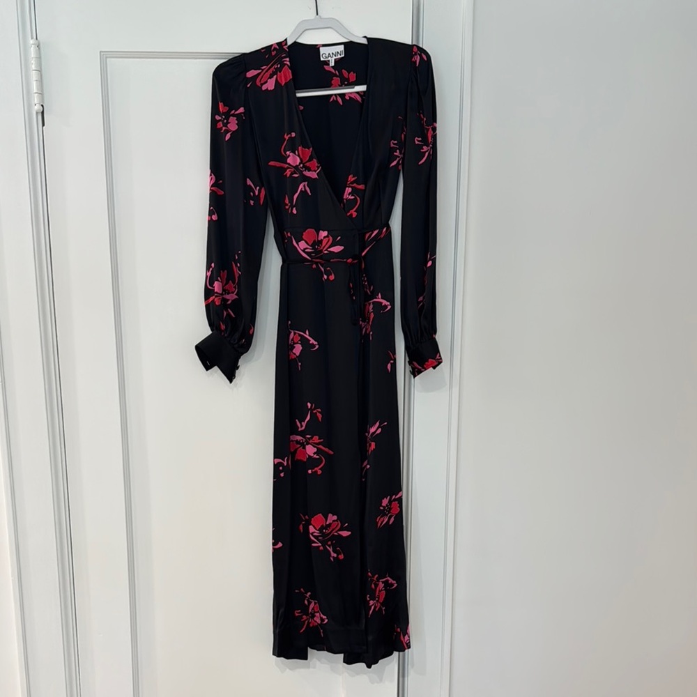 Ganni Elegant Black and Pink Floral Long Sleeve Dress